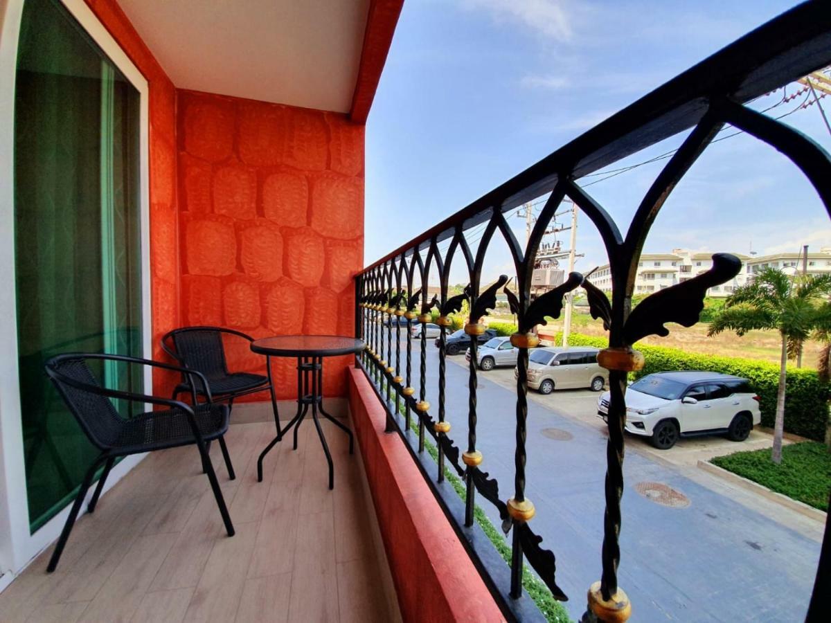 Seven Seas Condo By Dmitrii Bãi biển Jomtien Ngoại thất bức ảnh